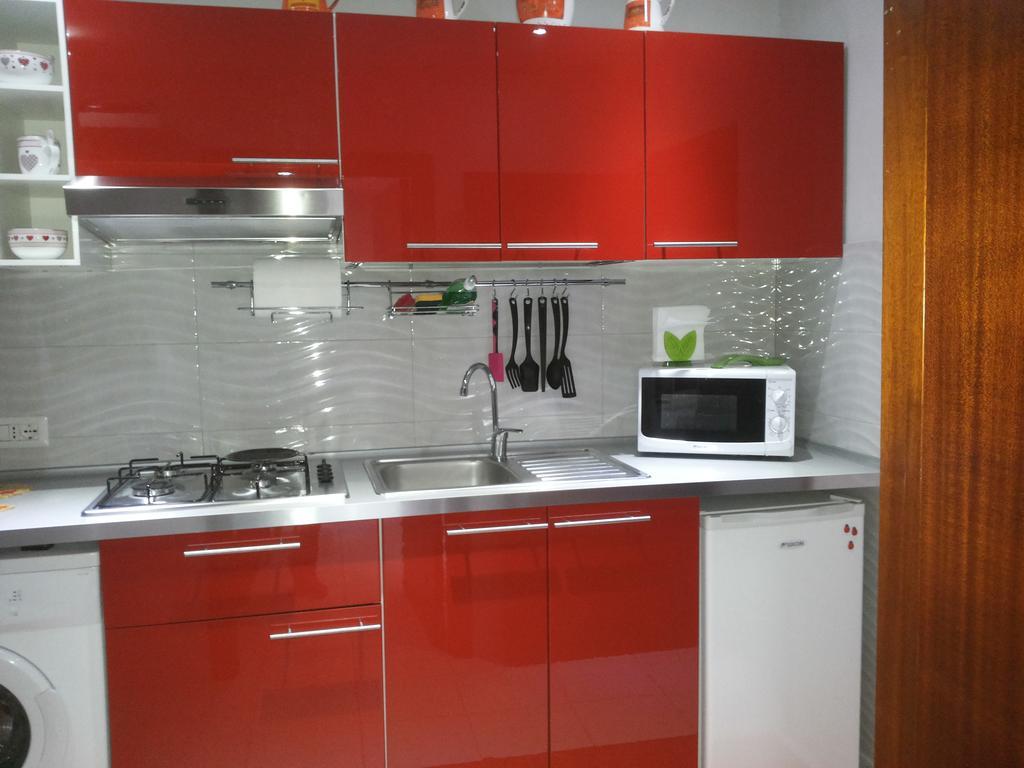 Apartment Magic Red *