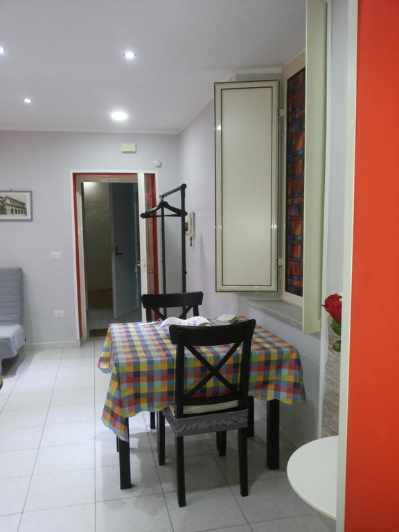 Apartment Magic Red *
