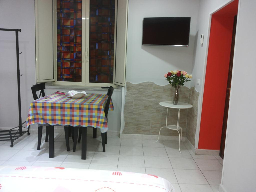 Apartment Magic Red