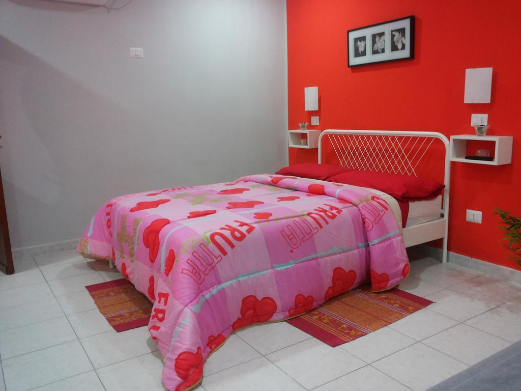Apartment Magic Red *