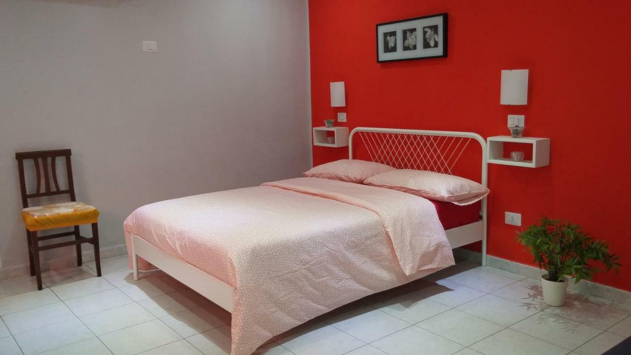 Apartment Magic Red