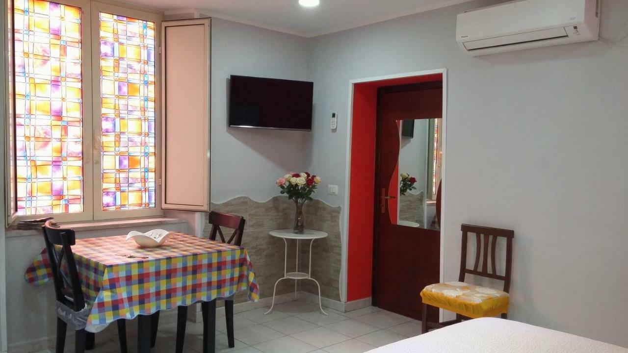 Apartment Magic Red *